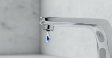 Kalkflecken entfernen: Der ultimative Guide 2026 – Hausmittel vs. Hightech-Prävention